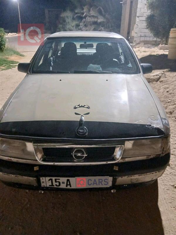 اوبل فيكترا 1992 للبيع في العراق - حديثة